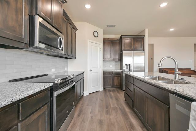 2202 Briarwood Drive, Bridgeport, TX 76426