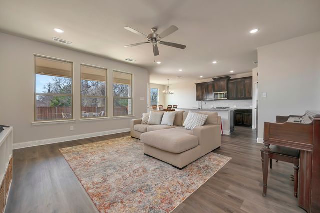 2202 Briarwood Drive, Bridgeport, TX 76426