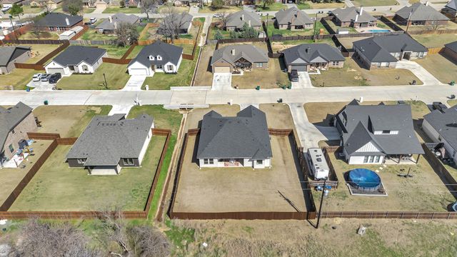 2202 Briarwood Drive, Bridgeport, TX 76426