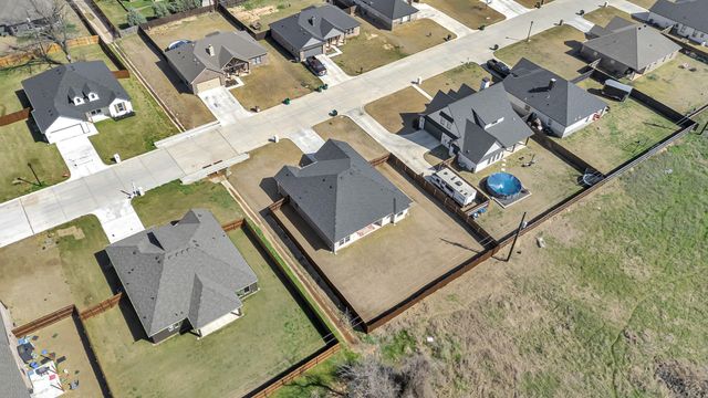 2202 Briarwood Drive, Bridgeport, TX 76426