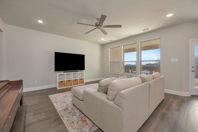 2202 Briarwood Drive, Bridgeport, TX 76426