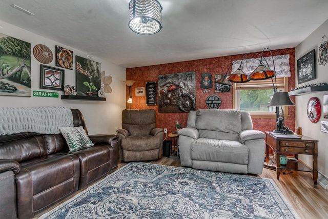 2112 S ONEIDA STREET, Green Bay, WI 54304