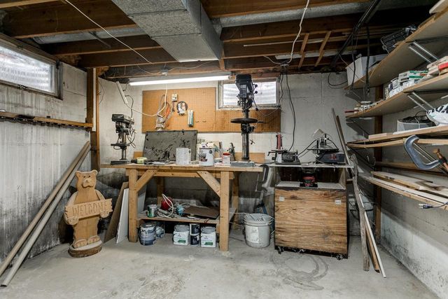 2112 S ONEIDA STREET, Green Bay, WI 54304