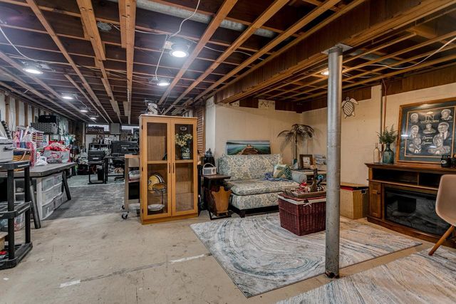 2112 S ONEIDA STREET, Green Bay, WI 54304