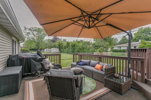 2112 S ONEIDA STREET, Green Bay, WI 54304