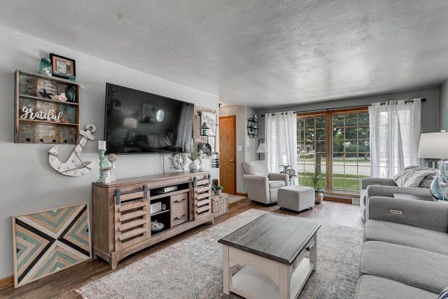 2112 S ONEIDA STREET, Green Bay, WI 54304