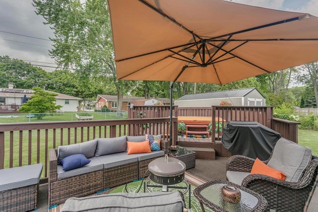 2112 S ONEIDA STREET, Green Bay, WI 54304