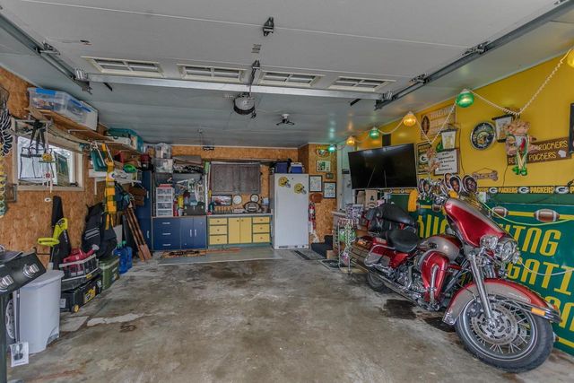 2112 S ONEIDA STREET, Green Bay, WI 54304