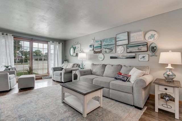 2112 S ONEIDA STREET, Green Bay, WI 54304