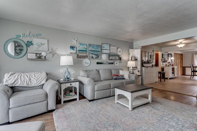 2112 S ONEIDA STREET, Green Bay, WI 54304