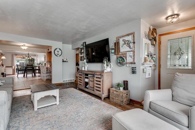 2112 S ONEIDA STREET, Green Bay, WI 54304