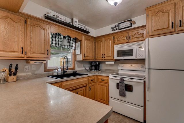 2112 S ONEIDA STREET, Green Bay, WI 54304