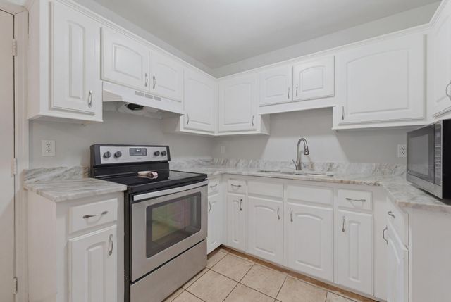 7914 Ebony Court, North Charleston, SC 29420