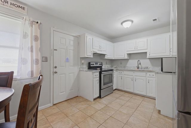 7914 Ebony Court, North Charleston, SC 29420