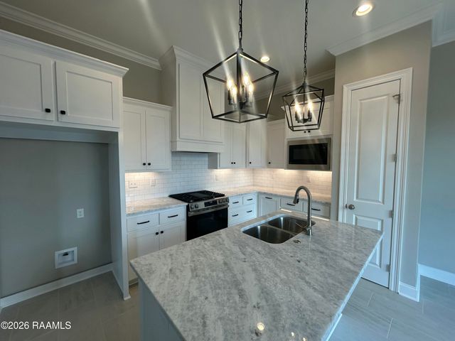 108 Harbourside Drive, Youngsville, LA 70592