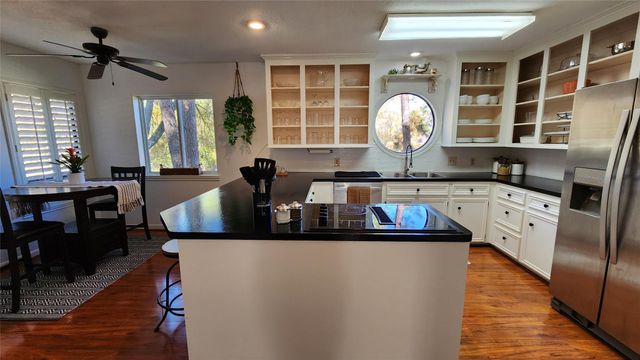 3211 Meadowlark Lane, Montgomery, TX 77356