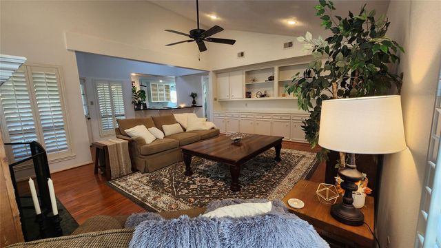 3211 Meadowlark Lane, Montgomery, TX 77356