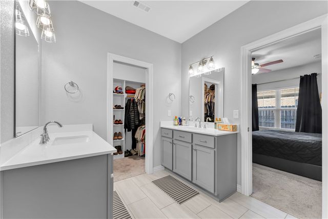 1611 Park Street, Lowell, AR 72745