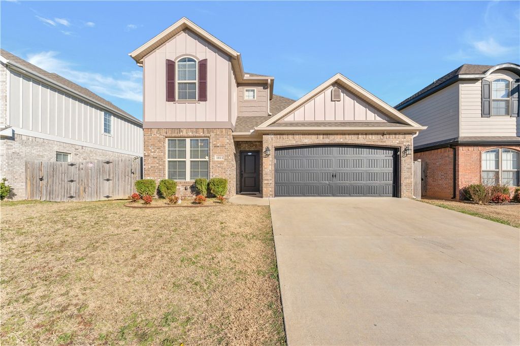 1611 Park Street, Lowell, AR 72745