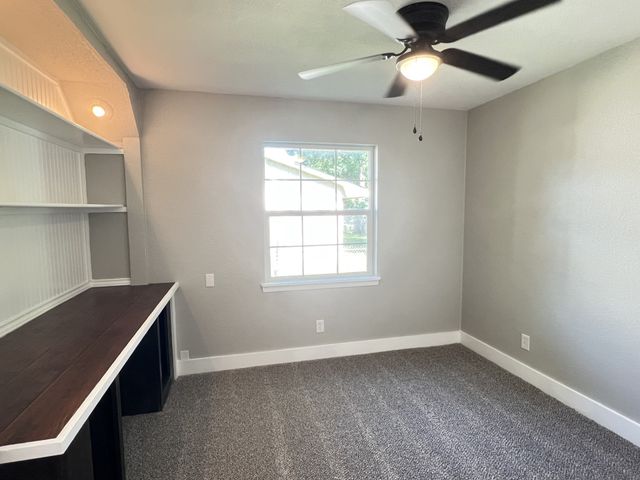 302 Glen Oaks Road, Bonham, TX 75418