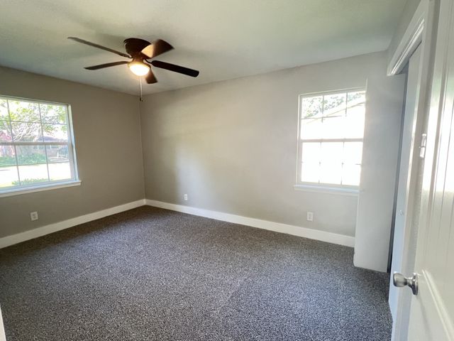 302 Glen Oaks Road, Bonham, TX 75418