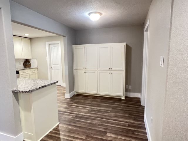 302 Glen Oaks Road, Bonham, TX 75418