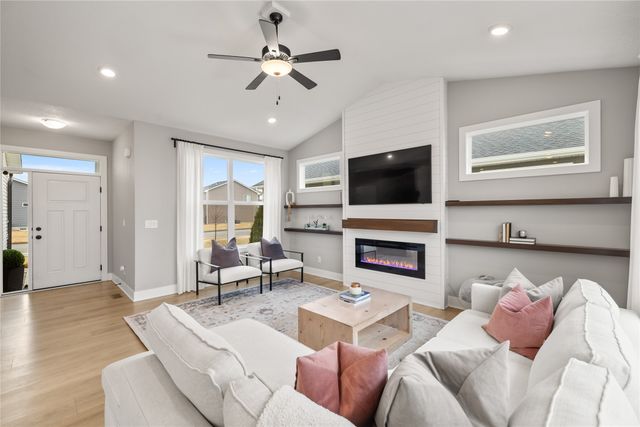 3822 NE 8th Street, Ankeny, IA 50021