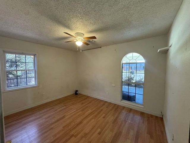 713 Highland Dr, Houma, LA 70364