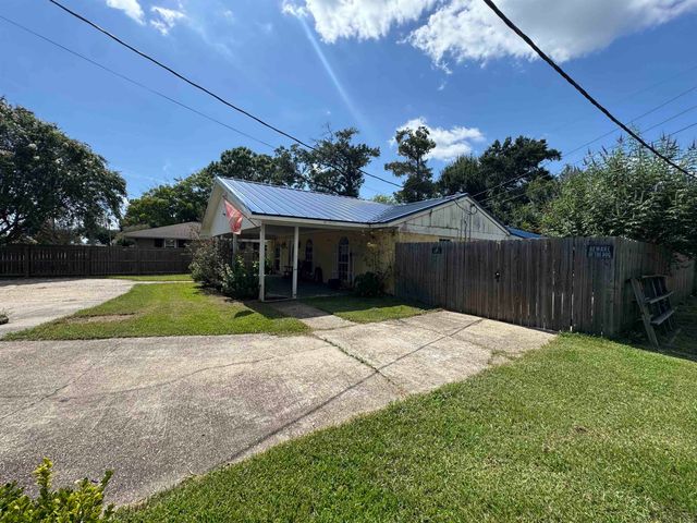 713 Highland Dr, Houma, LA 70364