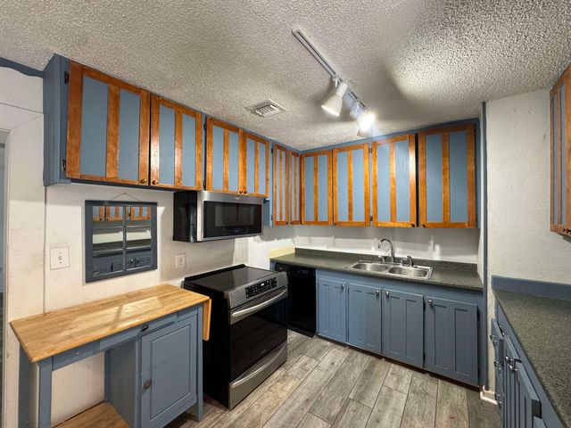713 Highland Dr, Houma, LA 70364
