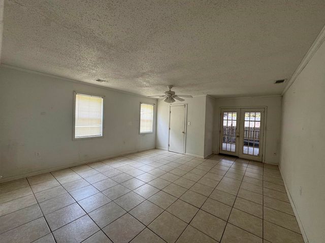 713 Highland Dr, Houma, LA 70364