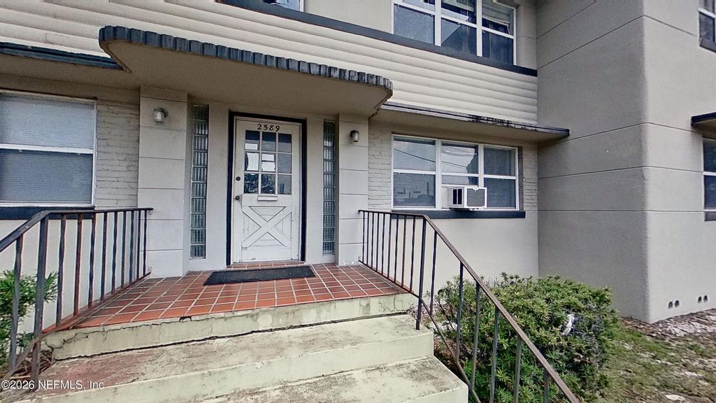 1464 HOLMESDALE Road, Jacksonville, FL 32207