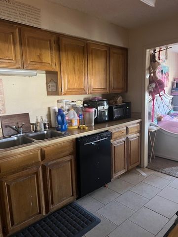 1500 Sharron Court, Cleburne, TX 76033