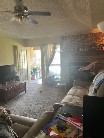 1500 Sharron Court, Cleburne, TX 76033