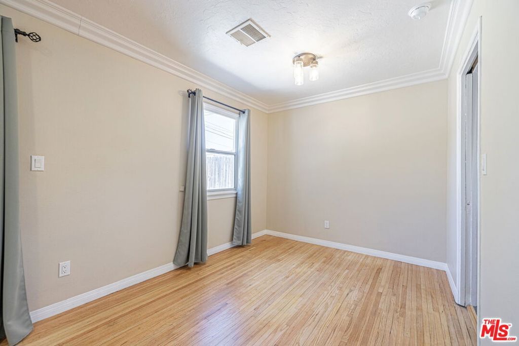 Image 12 of property listing at 37739 Sumac Avenue, Palmdale, CA 93550
