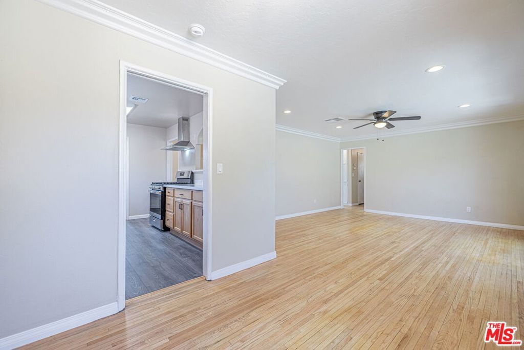 Image 13 of property listing at 37739 Sumac Avenue, Palmdale, CA 93550