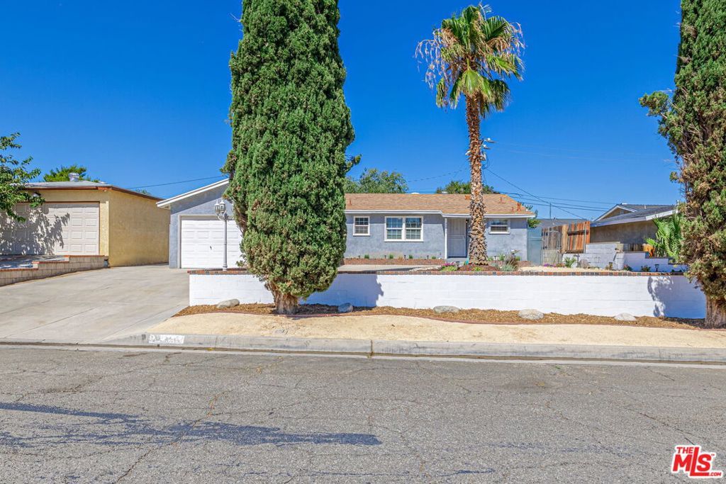 Image 2 of property listing at 37739 Sumac Avenue, Palmdale, CA 93550