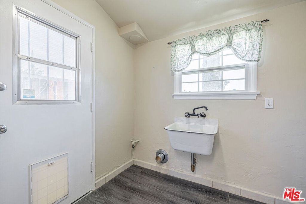 Image 35 of property listing at 37739 Sumac Avenue, Palmdale, CA 93550