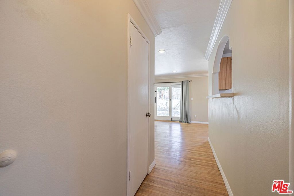 Image 6 of property listing at 37739 Sumac Avenue, Palmdale, CA 93550