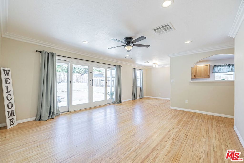 Image 9 of property listing at 37739 Sumac Avenue, Palmdale, CA 93550