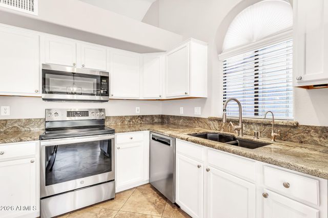 1113 E Betsy Lane, Gilbert, AZ 85296