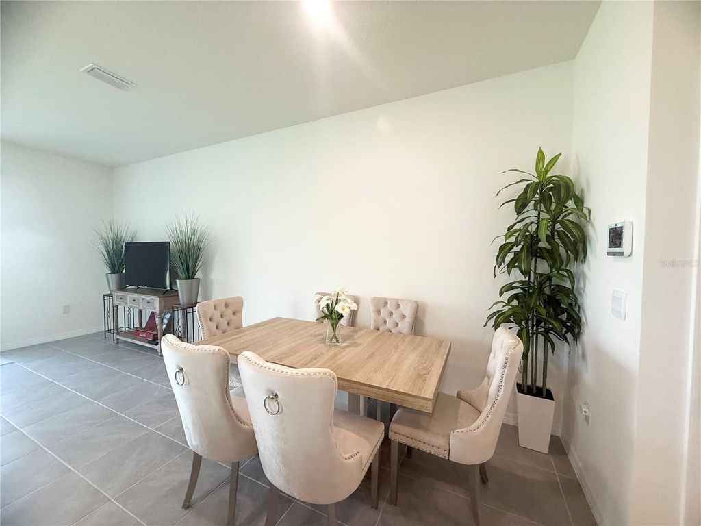 Image 11 of property listing at 1503 ISLETA LOOP, Kissimmee, FL 34741