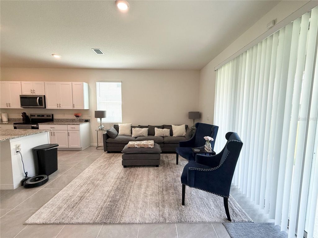 Image 13 of property listing at 1503 ISLETA LOOP, Kissimmee, FL 34741