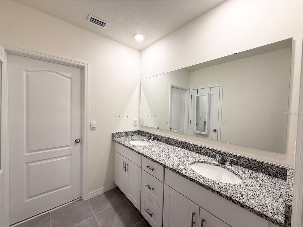 Image 21 of property listing at 1503 ISLETA LOOP, Kissimmee, FL 34741