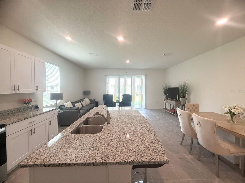 Image 6 of property listing at 1503 ISLETA LOOP, Kissimmee, FL 34741