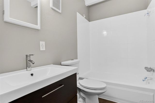1040 N Stuart Street, Denver, CO 80204