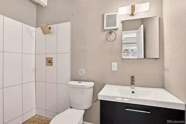 1040 N Stuart Street, Denver, CO 80204