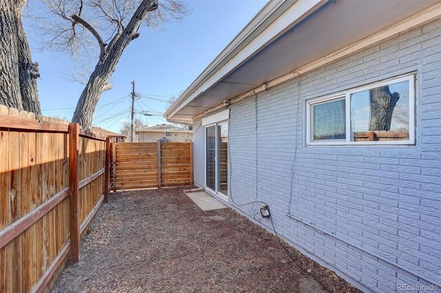 1040 N Stuart Street, Denver, CO 80204