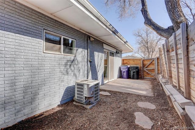 1040 N Stuart Street, Denver, CO 80204