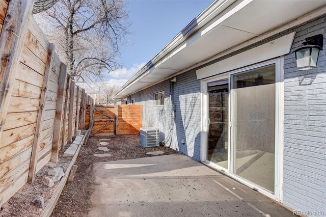 1040 N Stuart Street, Denver, CO 80204
